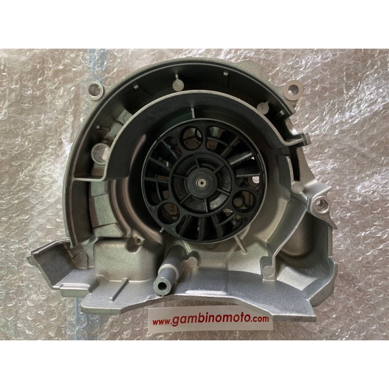 COPERCHIO VOLANO CON POMPA ACQUA PIAGGIO 125 200 VESPA GT 8482585